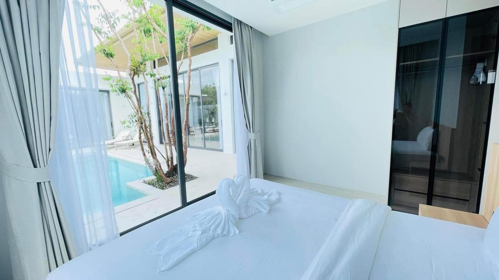 Villa Azura - Serene 4Br Escape With Private Pool And Concierge Чалонг Екстер'єр фото